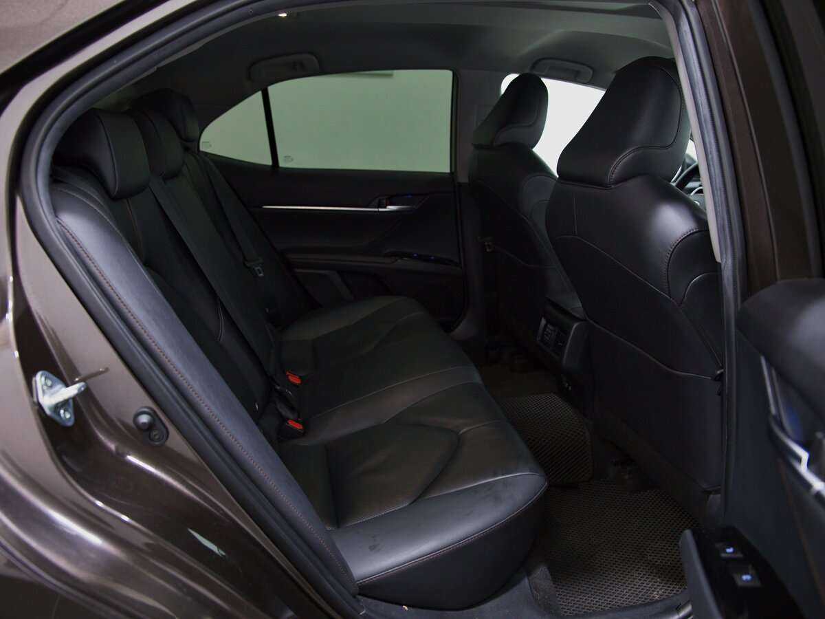 Купить Toyota Camry с пробегом. Фото: #4