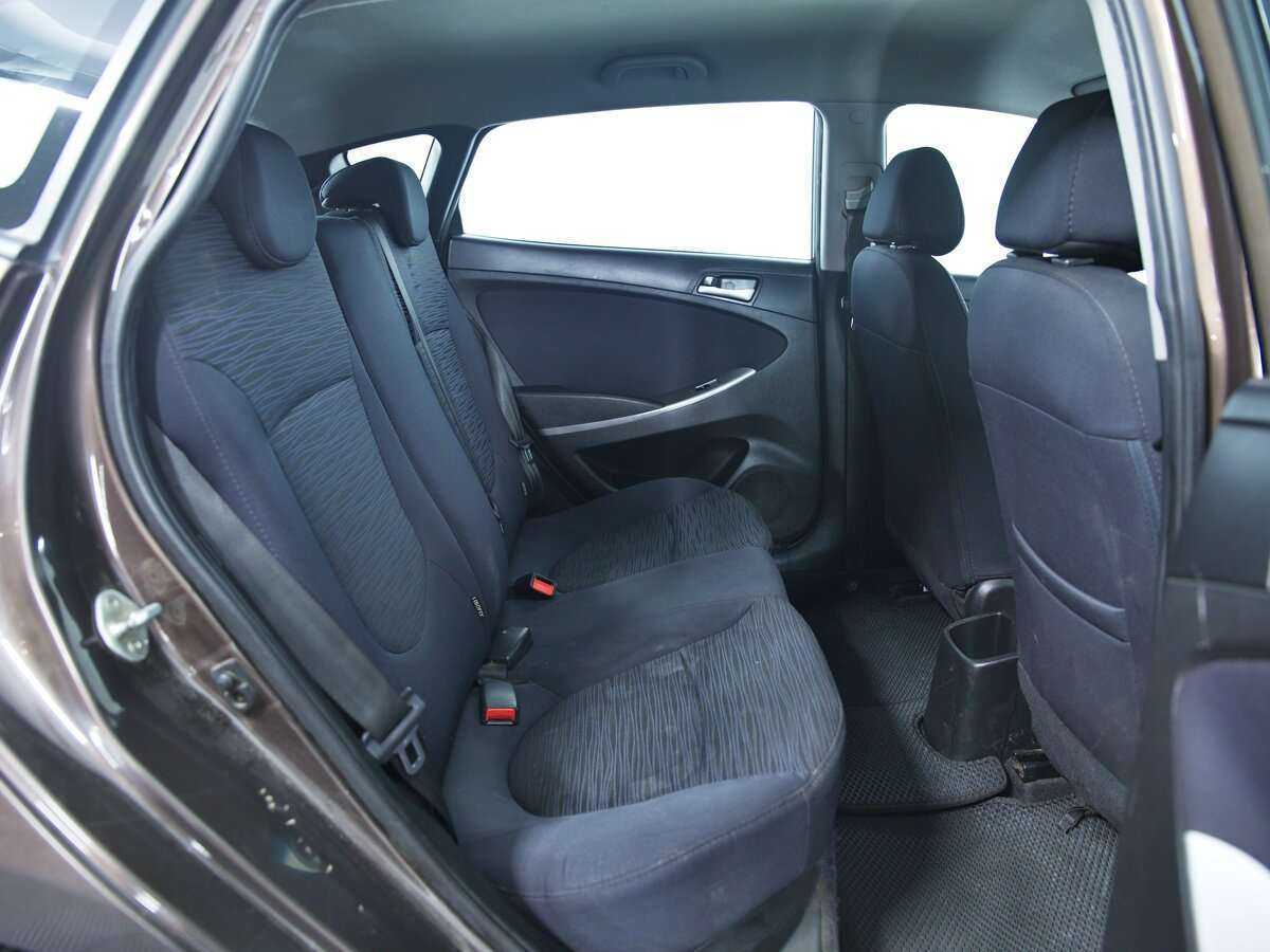 Купить Hyundai Solaris с пробегом. Фото: #8