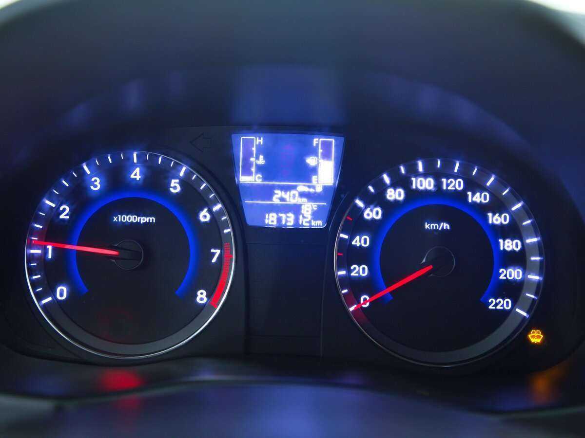 Купить Hyundai Solaris с пробегом. Фото: #13