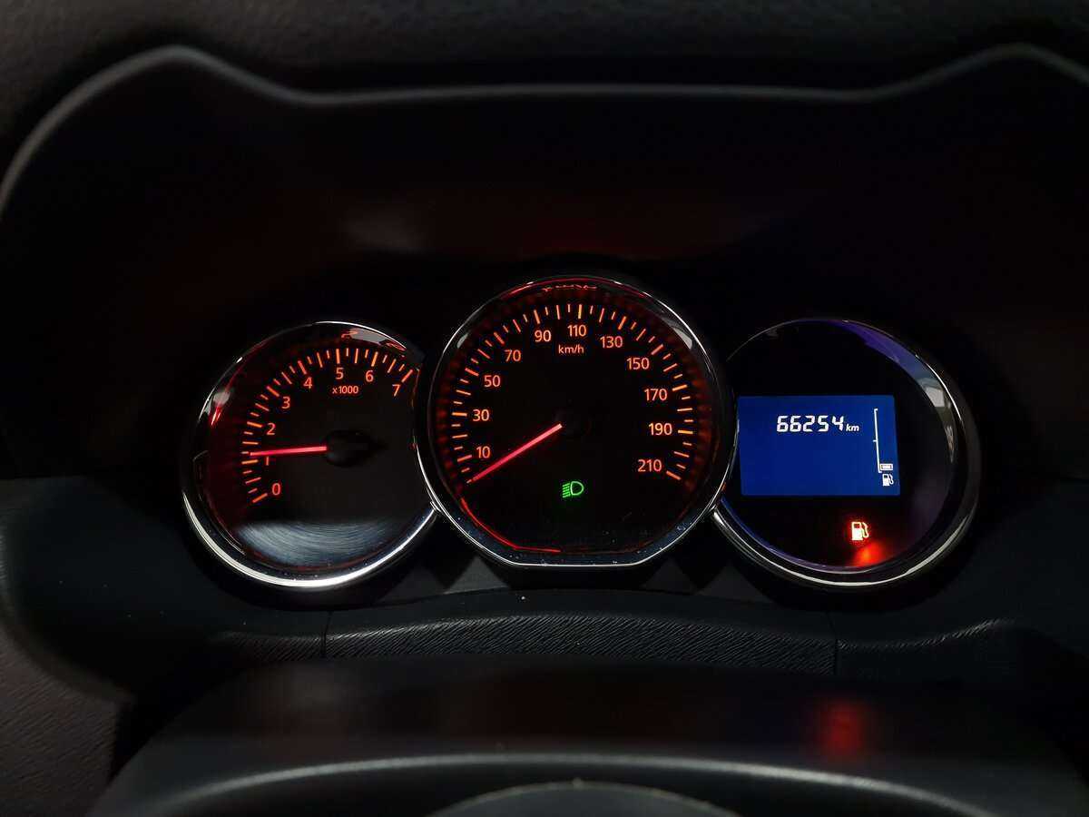 Купить Nissan Terrano с пробегом. Фото: #4