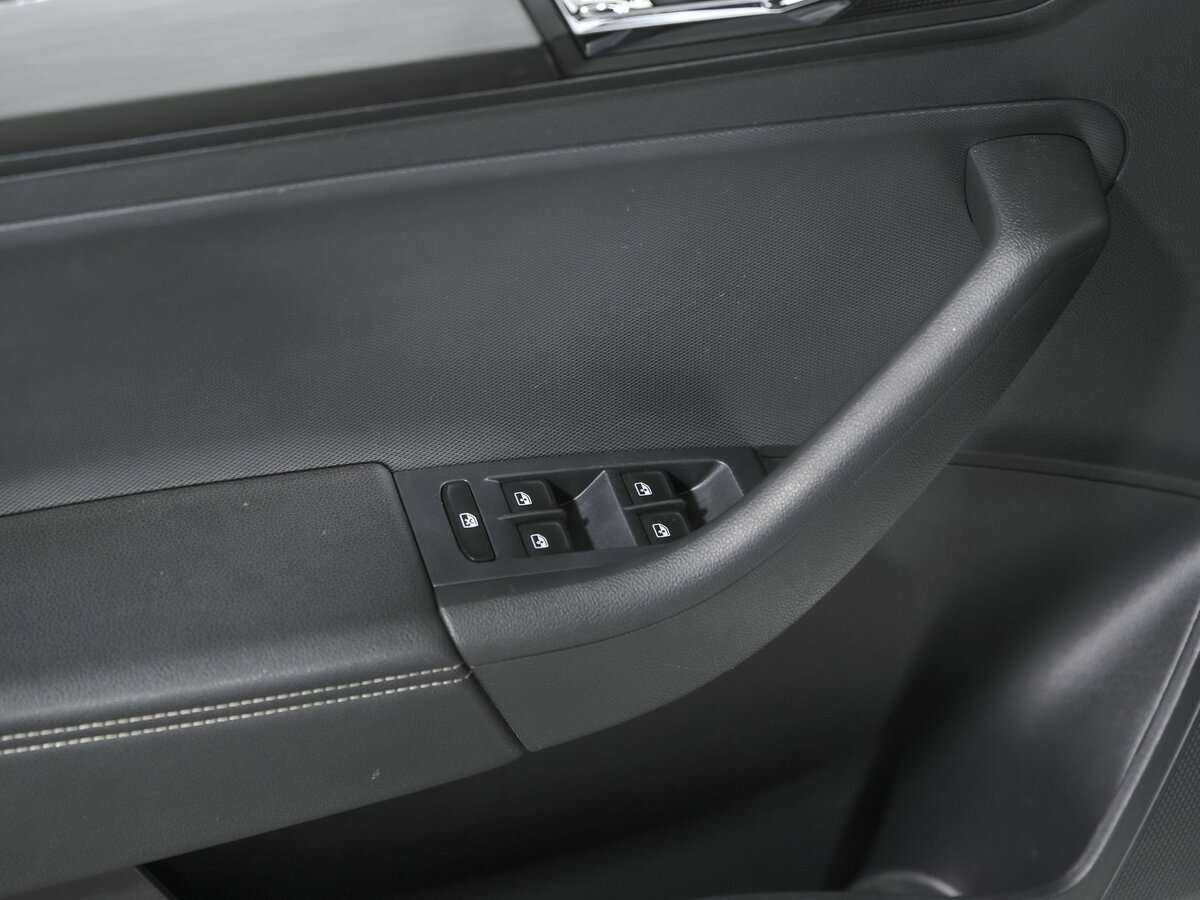 Купить Skoda Rapid с пробегом. Фото: #13