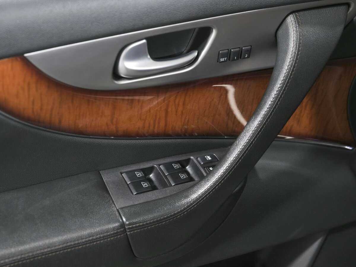 Купить Infiniti FX с пробегом. Фото: #17