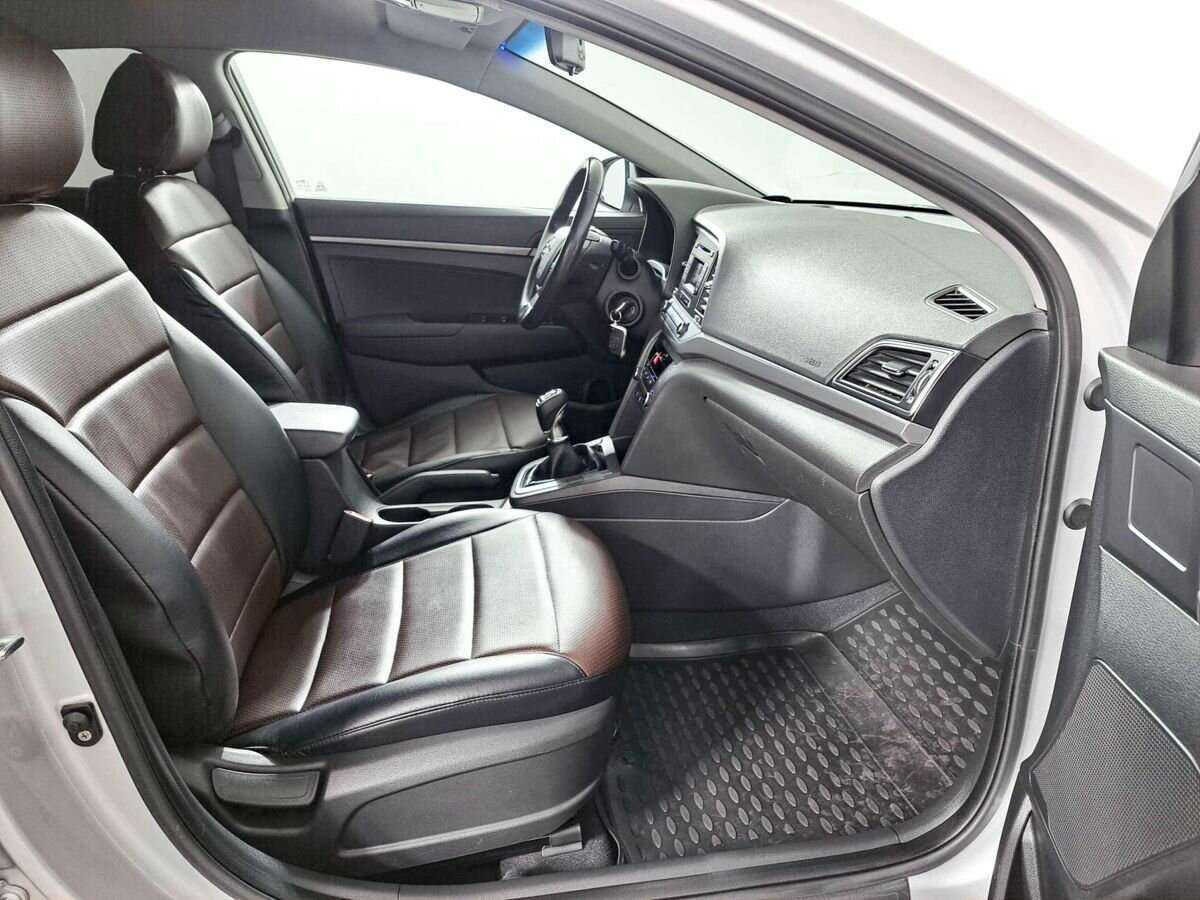 Купить Hyundai Elantra с пробегом. Фото: #8