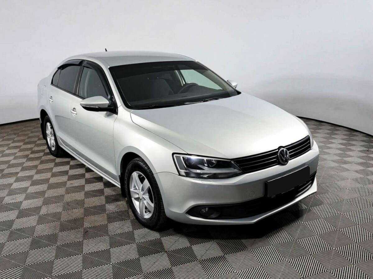 Купить Volkswagen Jetta с пробегом. Фото: #2