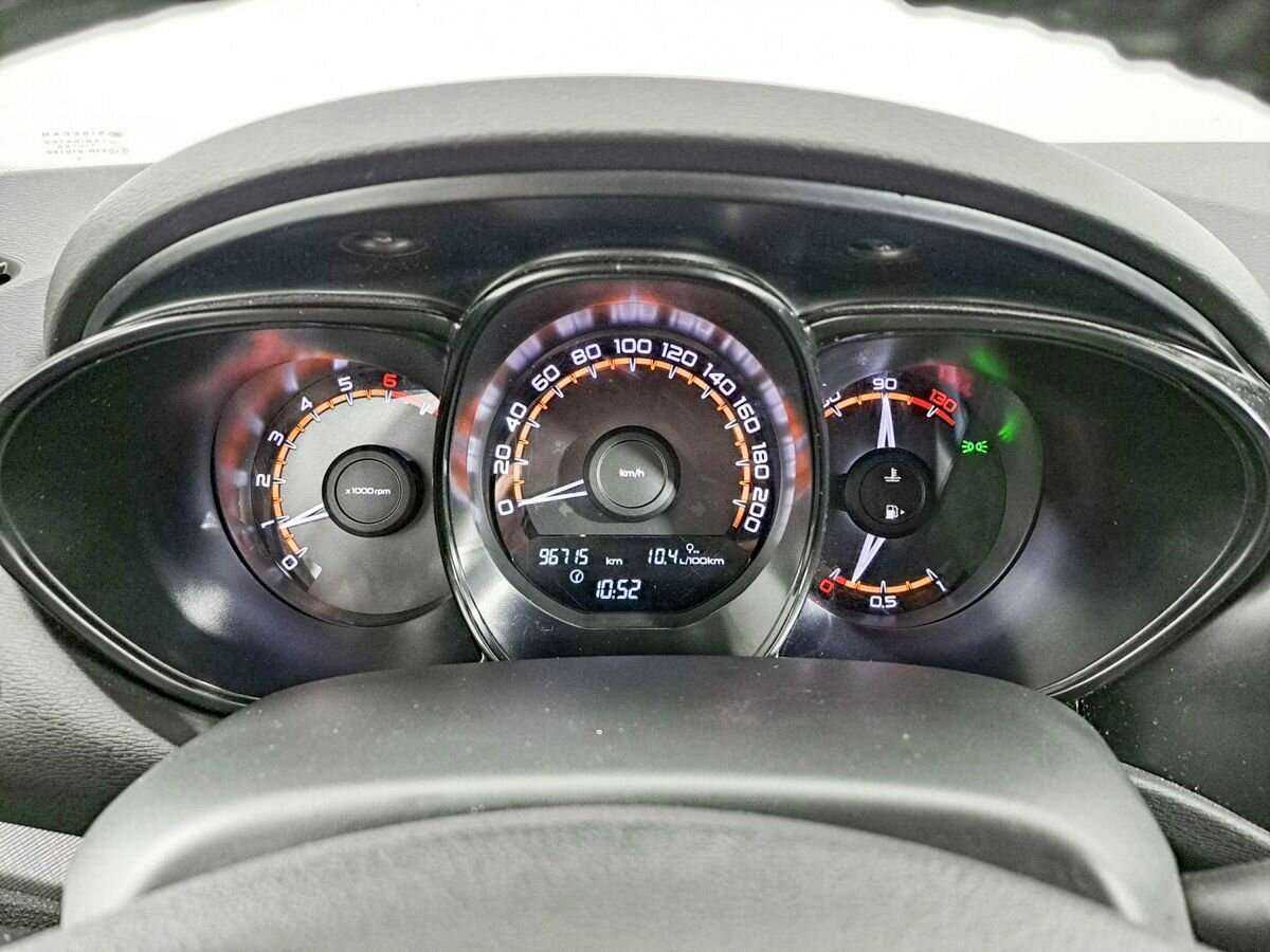 Купить Lada (ВАЗ) Vesta с пробегом. Фото: #11