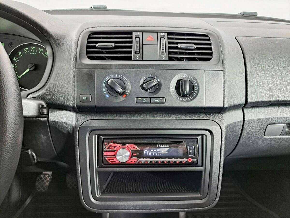 Купить Skoda Fabia с пробегом. Фото: #12