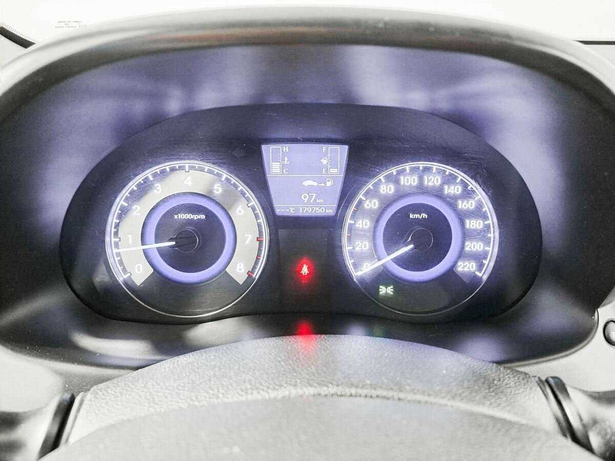 Купить Hyundai Solaris с пробегом. Фото: #10