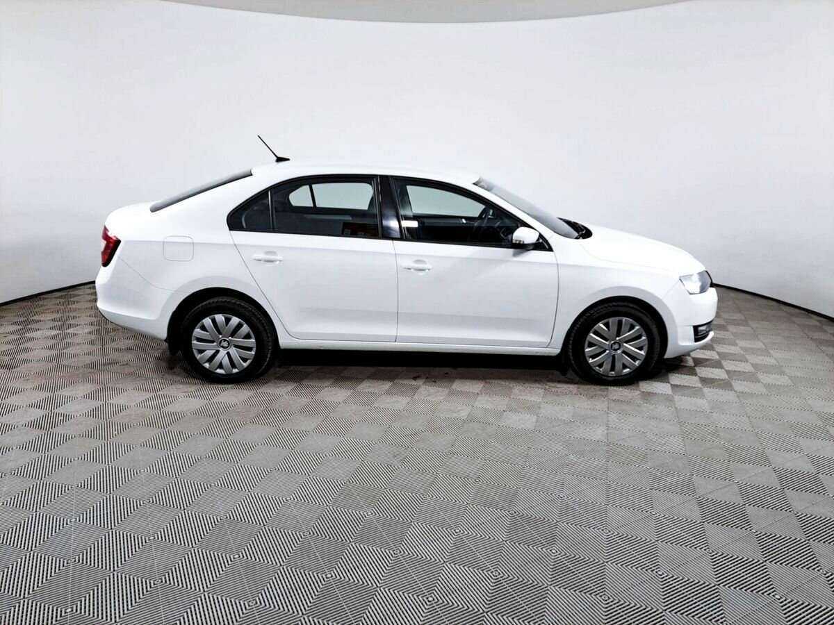 Купить Skoda Rapid с пробегом. Фото: #2
