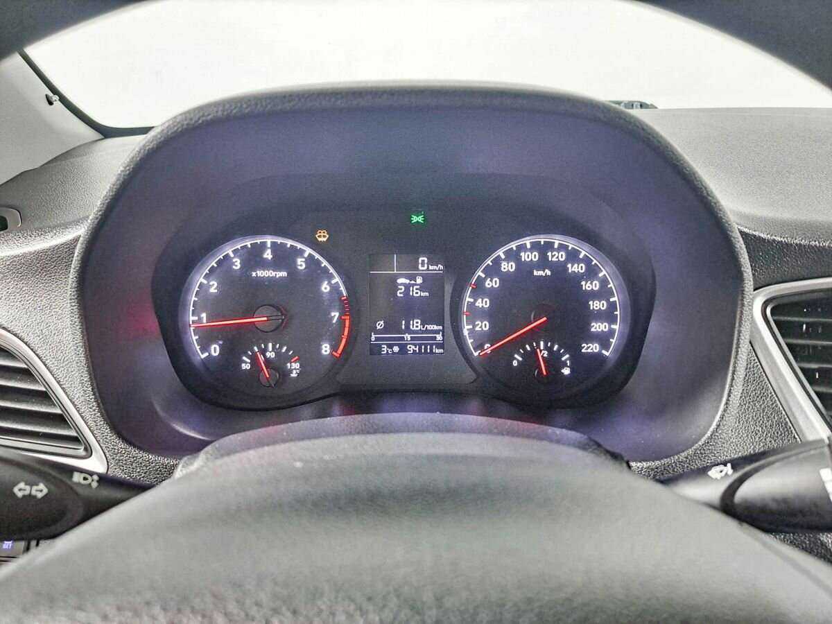 Купить Hyundai Solaris с пробегом. Фото: #12