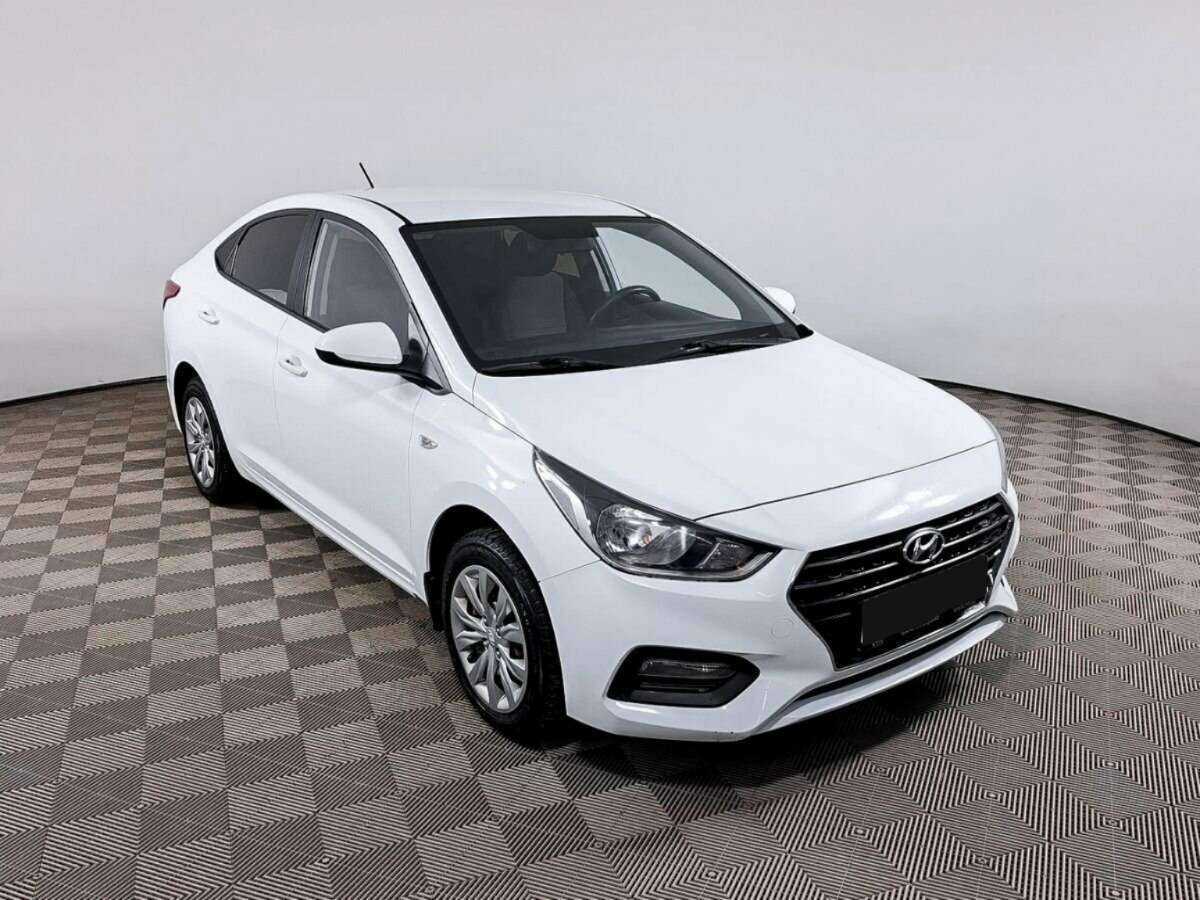 Купить Hyundai Solaris с пробегом. Фото: #1