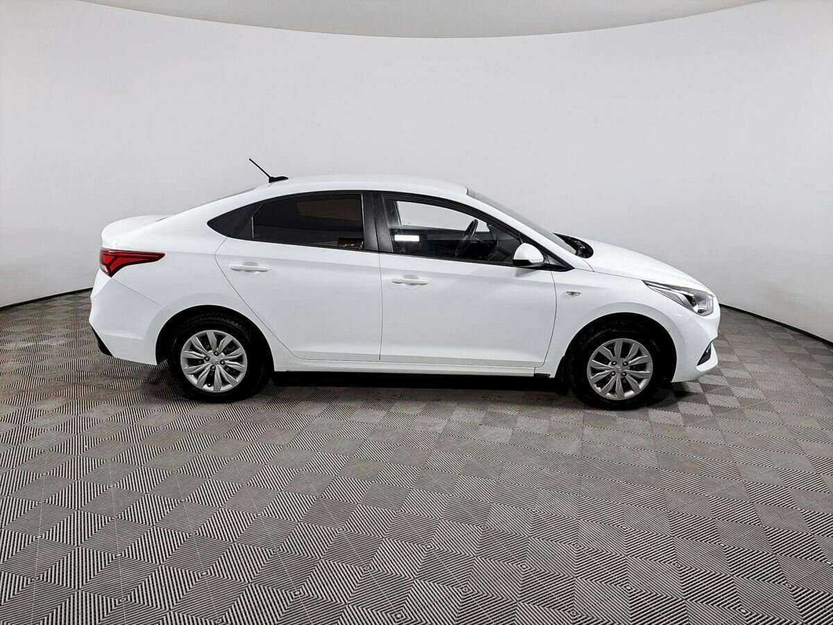 Купить Hyundai Solaris с пробегом. Фото: #2