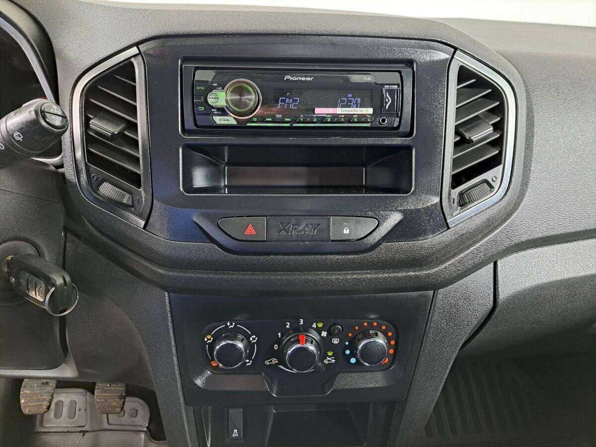 Купить Lada (ВАЗ) XRAY с пробегом. Фото: #14