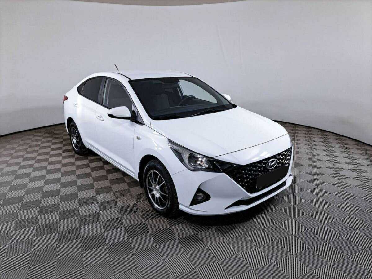 Купить Hyundai Solaris с пробегом. Фото: #1