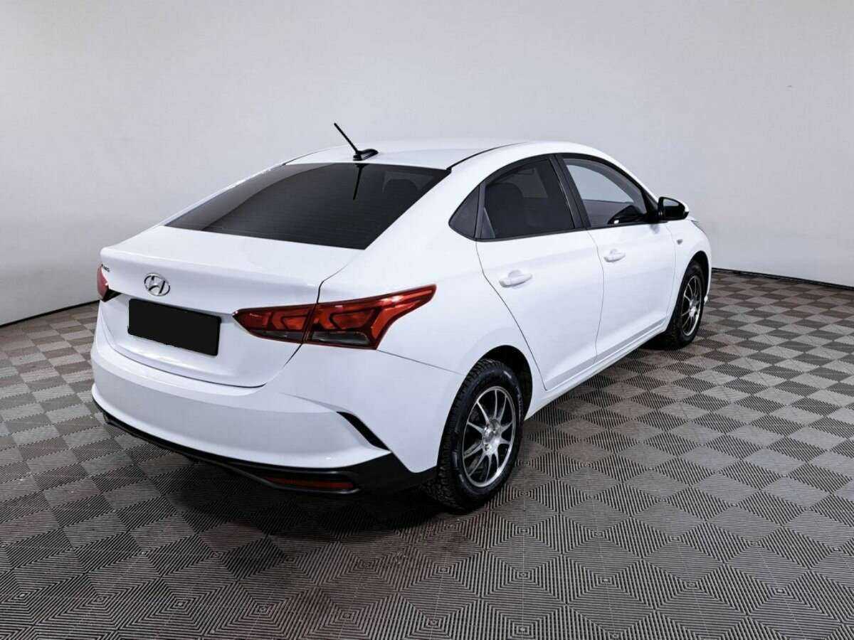 Купить Hyundai Solaris с пробегом. Фото: #3