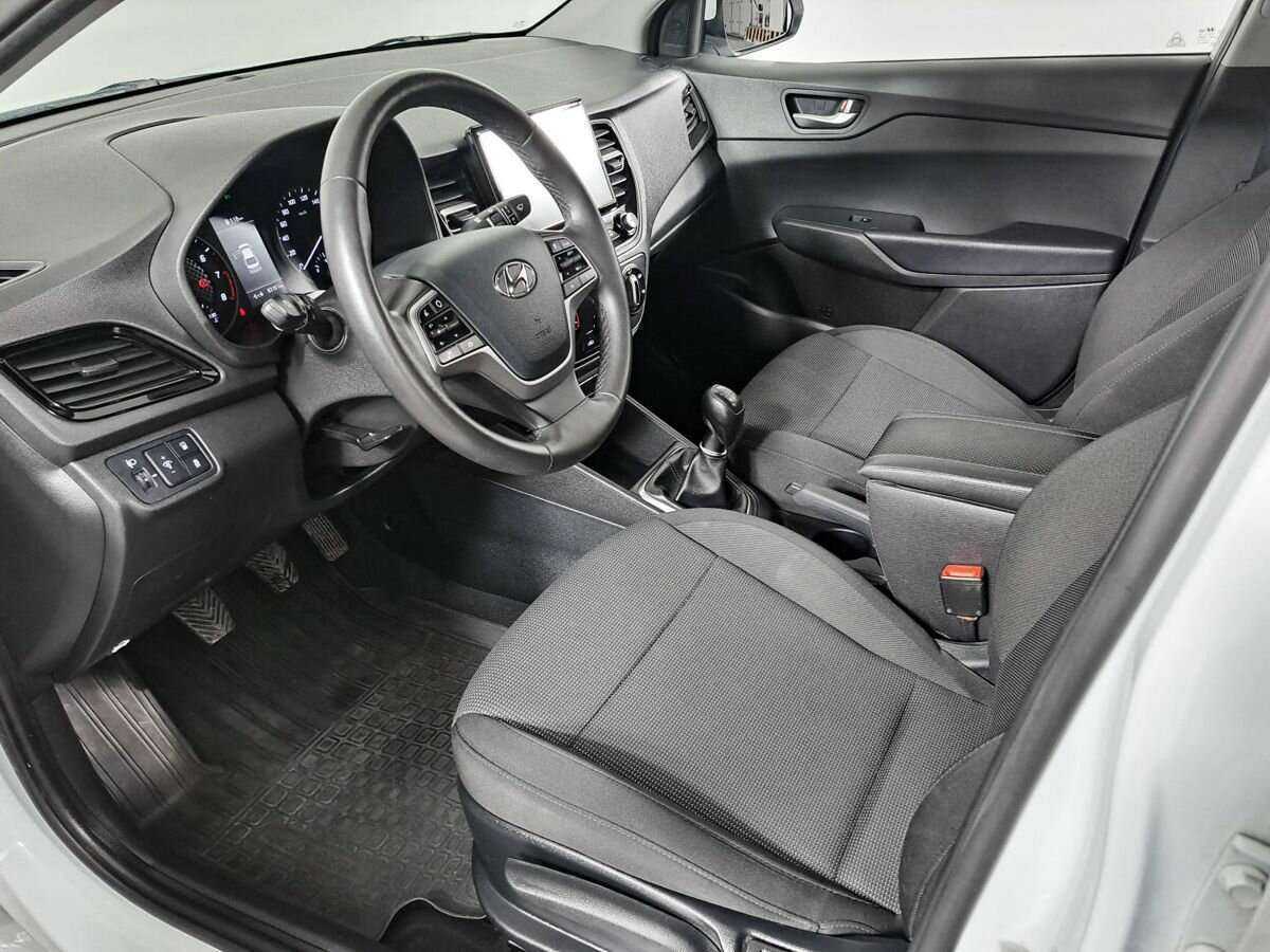 Купить Hyundai Solaris с пробегом. Фото: #14