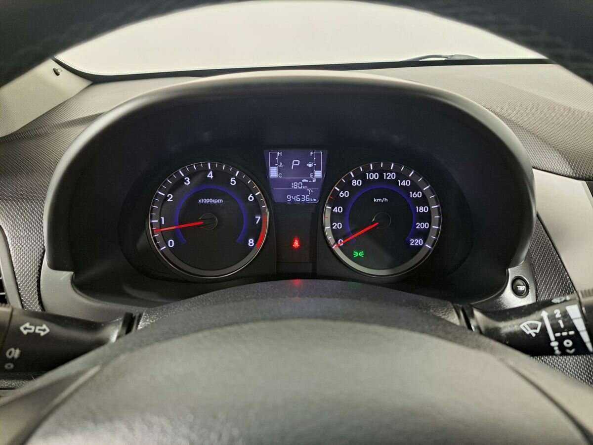 Купить Hyundai Solaris с пробегом. Фото: #10