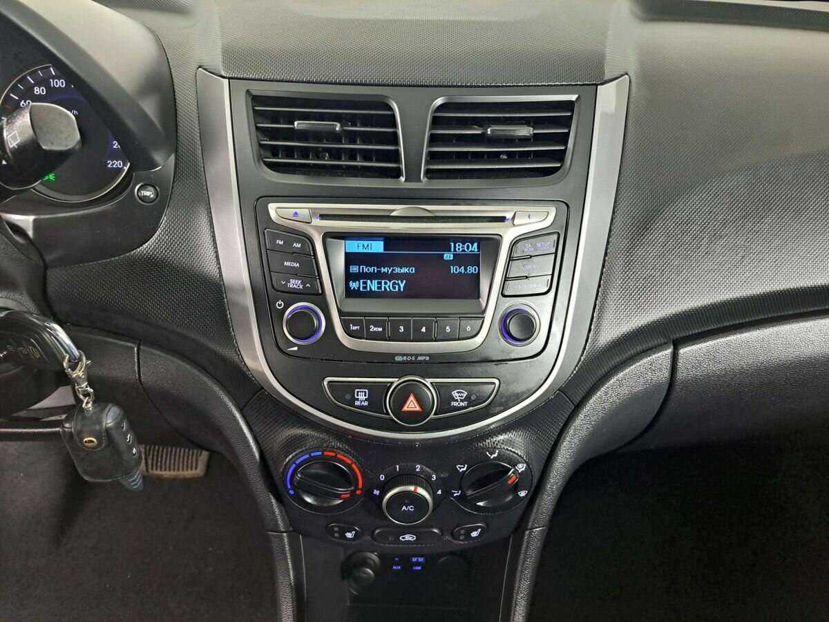 Купить Hyundai Solaris с пробегом. Фото: #12