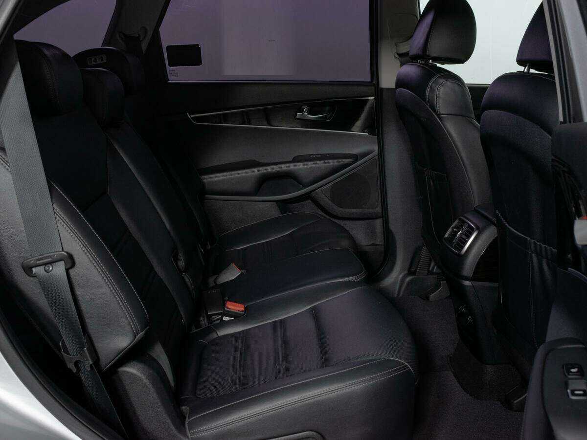 Купить Kia Sorento с пробегом. Фото: #12