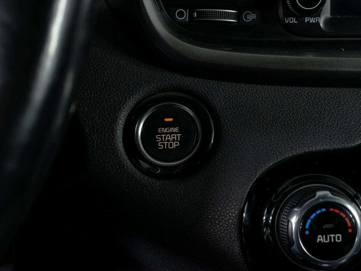 Купить Kia Sorento с пробегом. Фото: #17