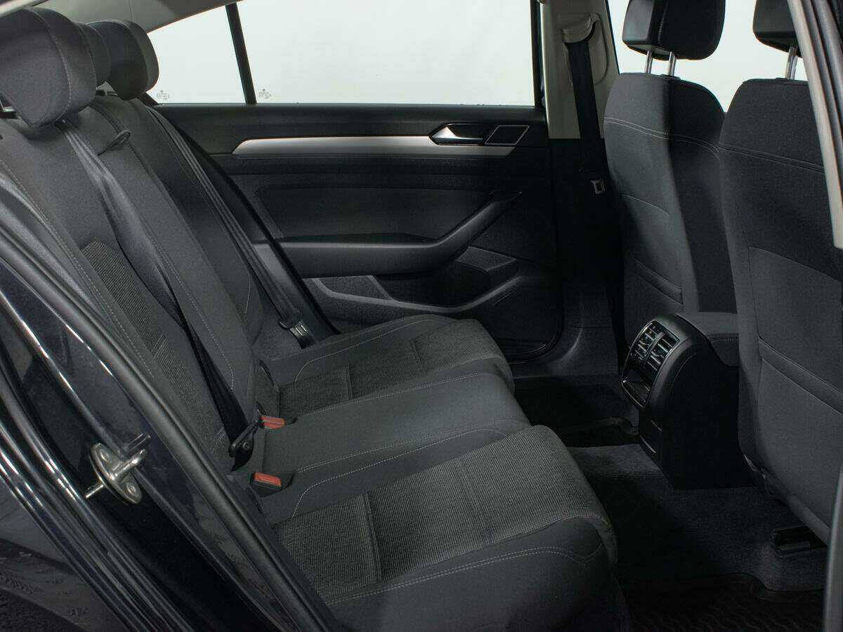 Купить Volkswagen Passat с пробегом. Фото: #9