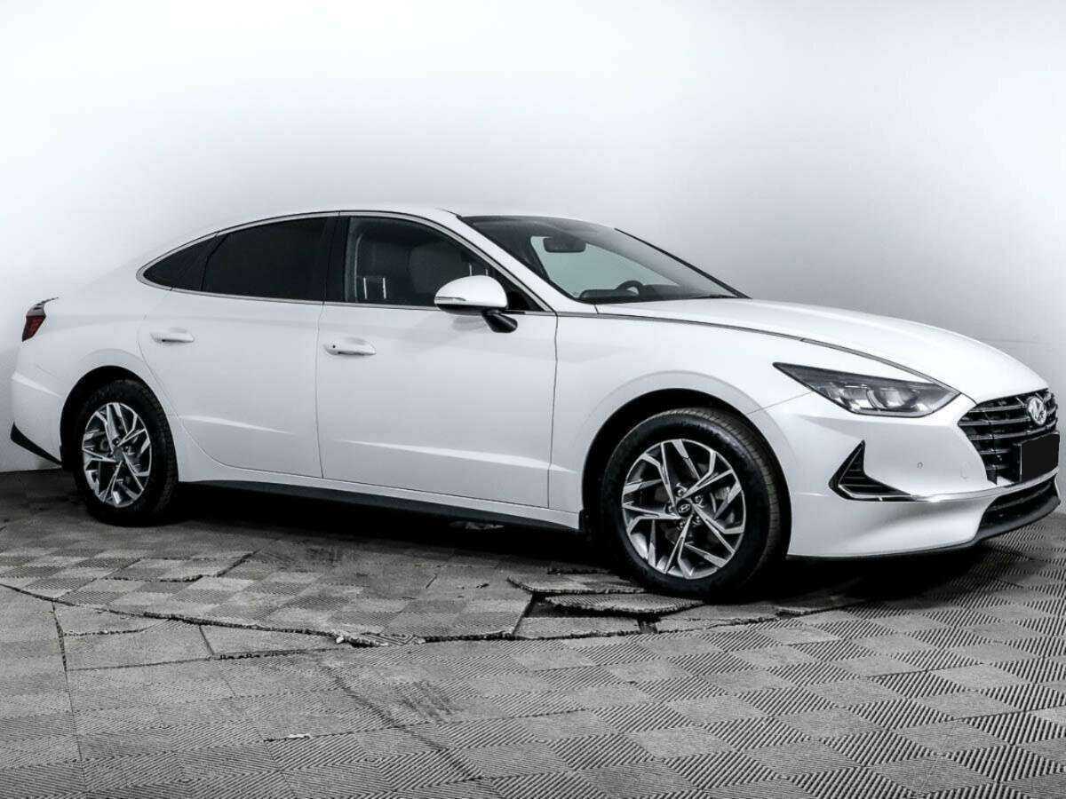 Купить Hyundai Sonata с пробегом. Фото: #2