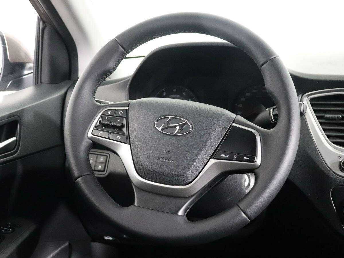 Купить Hyundai Solaris с пробегом. Фото: #11