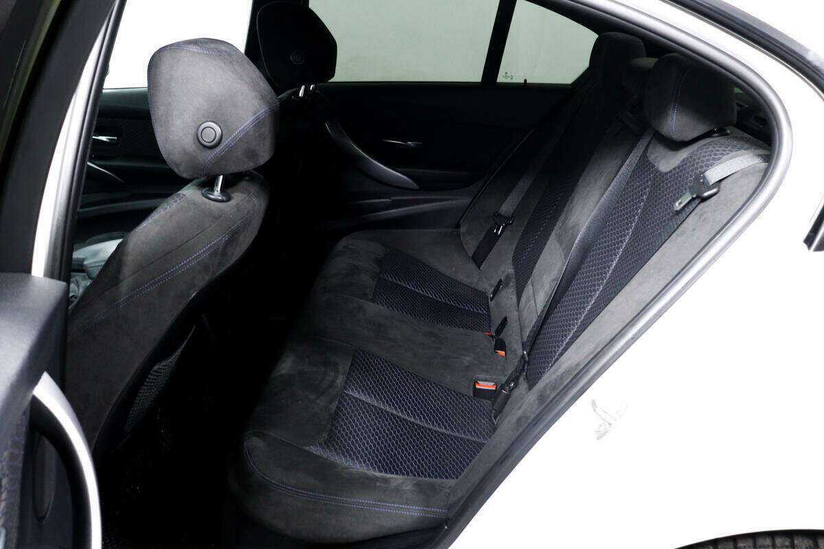 Купить BMW 3 серии с пробегом. Фото: #11