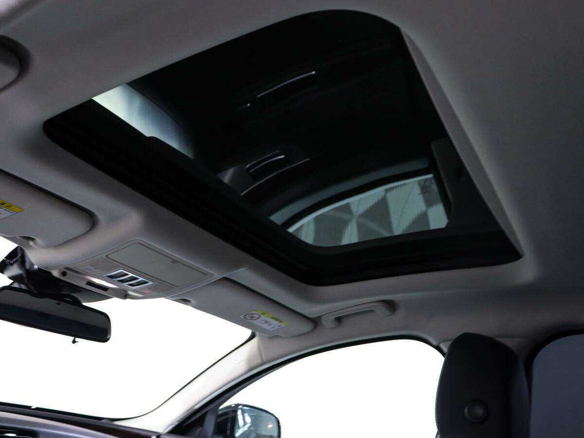 Купить Jaguar XF с пробегом. Фото: #23