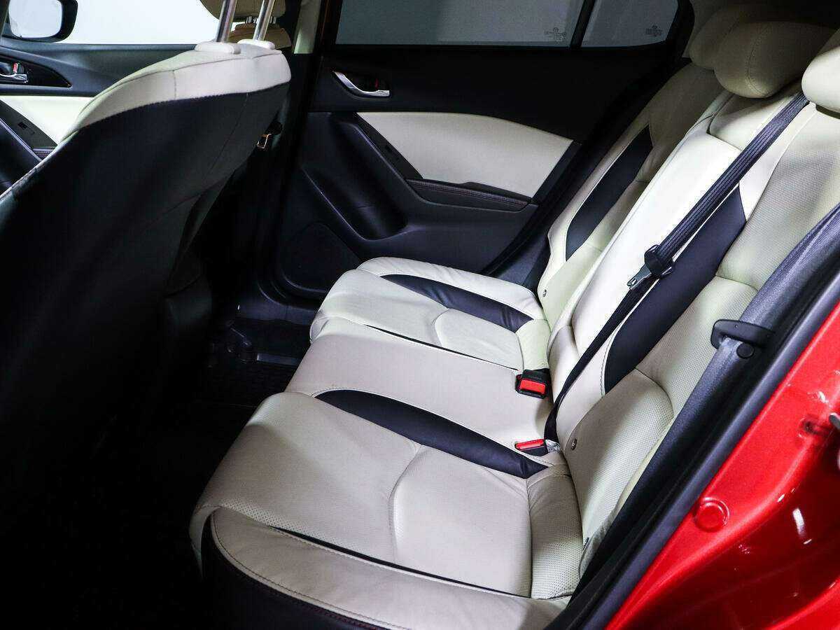 Купить Mazda 3 с пробегом. Фото: #7