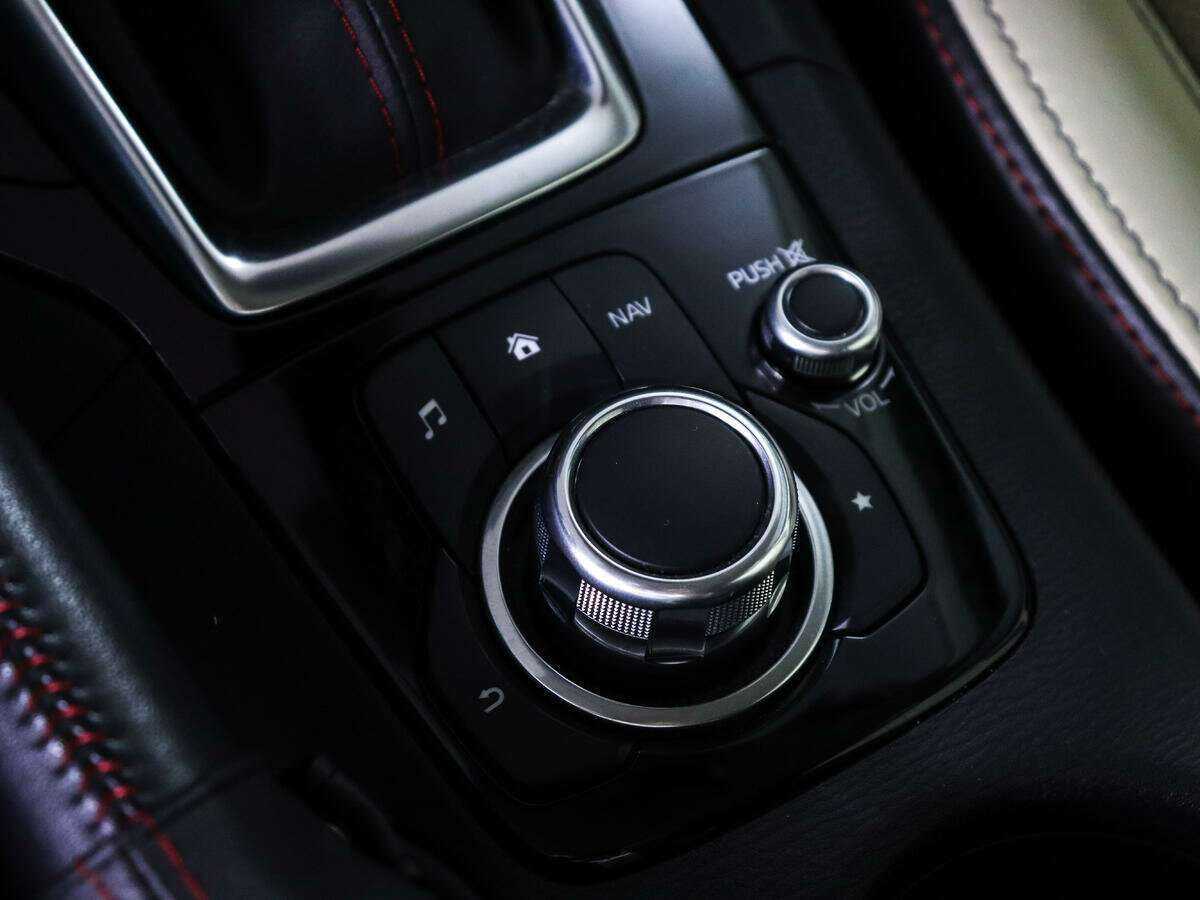 Купить Mazda 3 с пробегом. Фото: #17