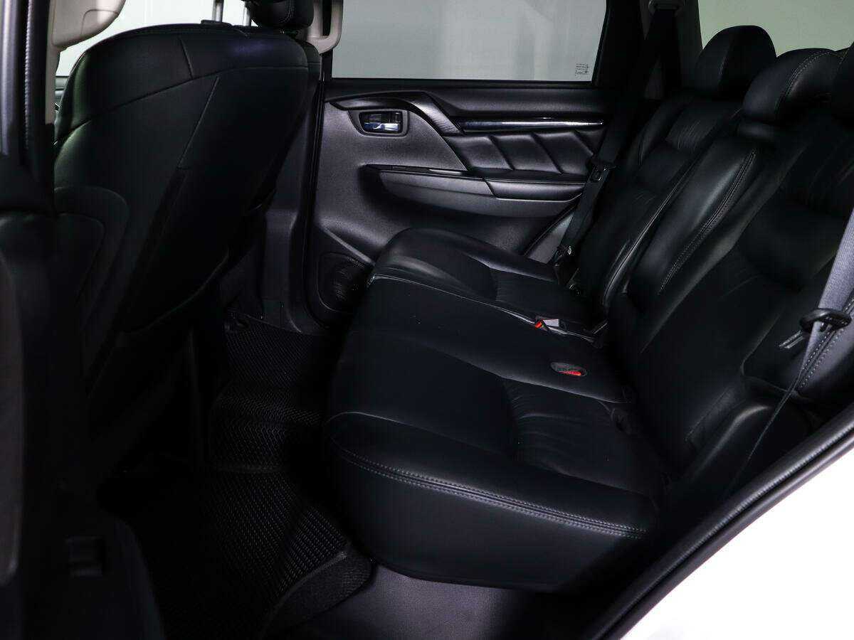 Купить Mitsubishi Pajero Sport с пробегом. Фото: #6