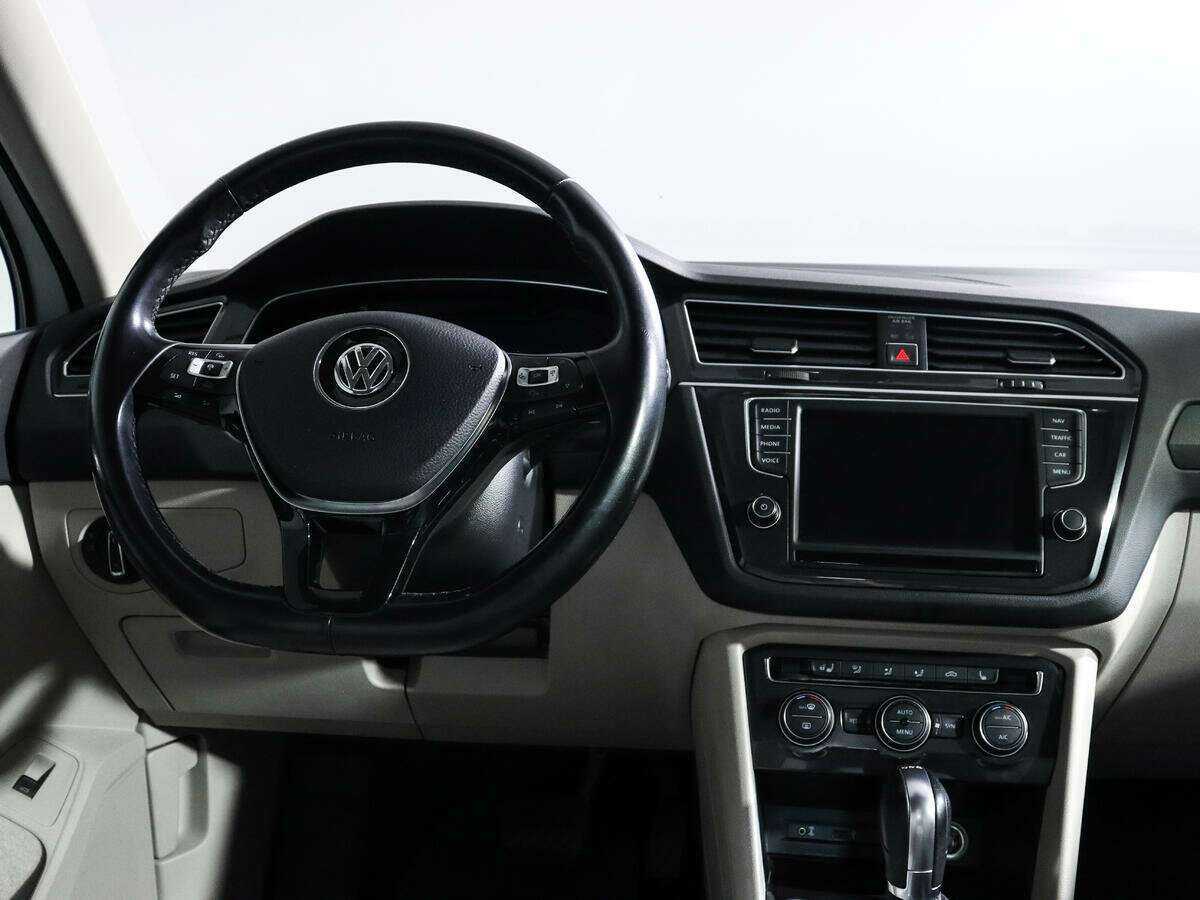 Купить Volkswagen Tiguan с пробегом. Фото: #9
