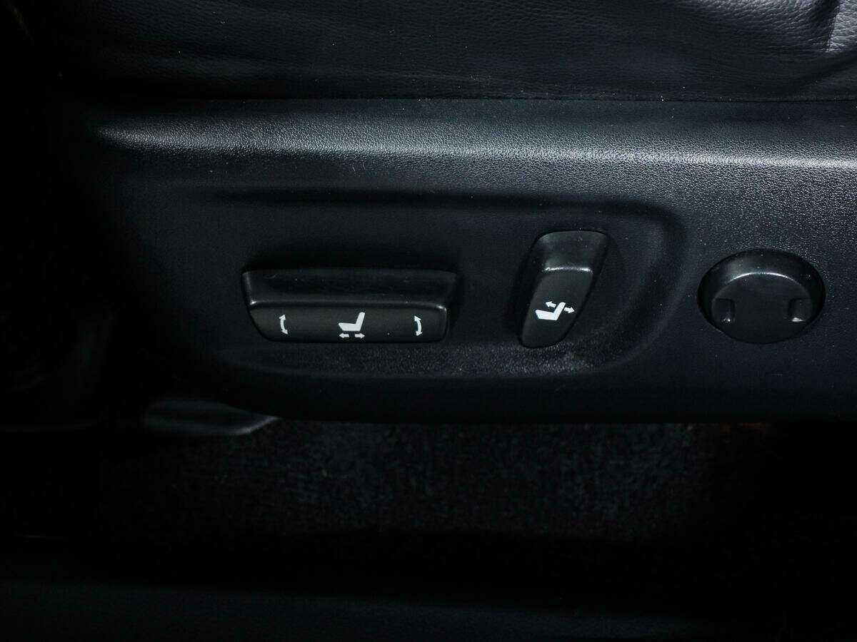 Купить Toyota RAV4 с пробегом. Фото: #16