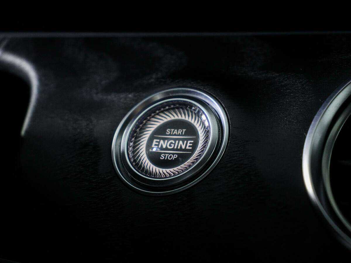 Купить Mercedes-Benz E-Класс с пробегом. Фото: #16