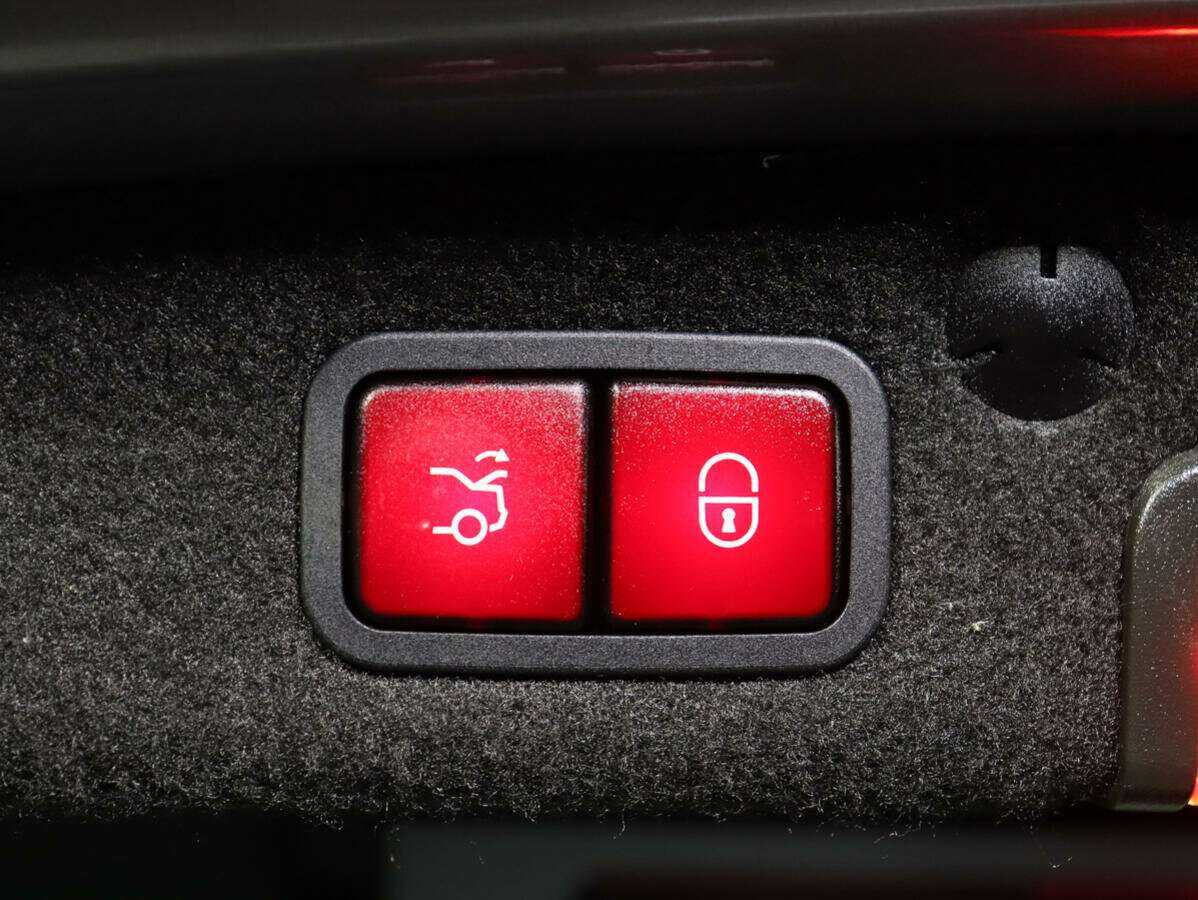 Купить Mercedes-Benz C-Класс с пробегом. Фото: #13