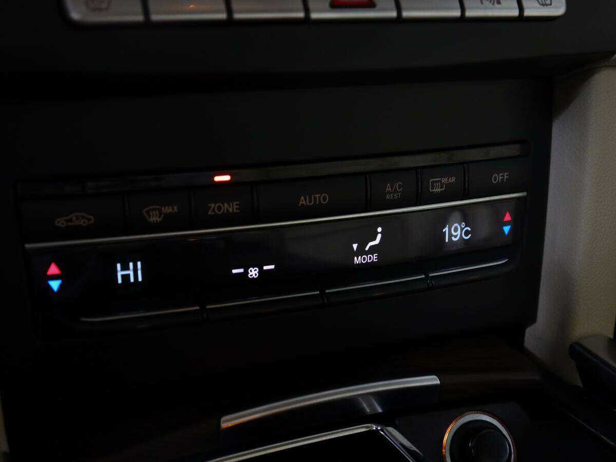 Купить Mercedes-Benz E-Класс с пробегом. Фото: #15