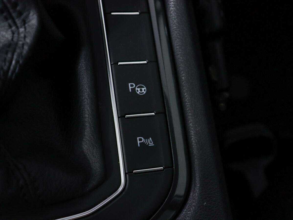 Купить Volkswagen Tiguan с пробегом. Фото: #13