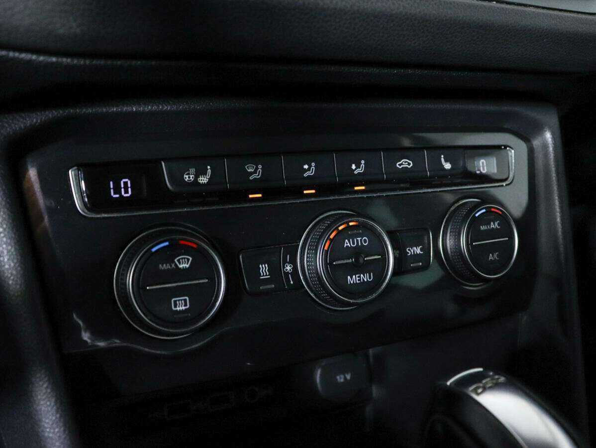 Купить Volkswagen Tiguan с пробегом. Фото: #18
