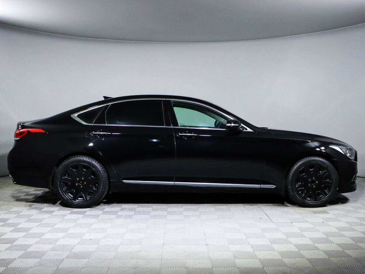 Купить Hyundai Genesis с пробегом. Фото: #2