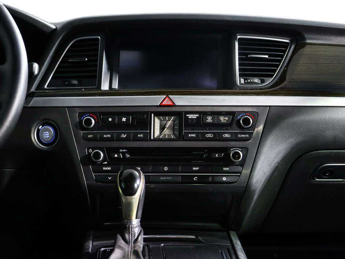 Купить Hyundai Genesis с пробегом. Фото: #11