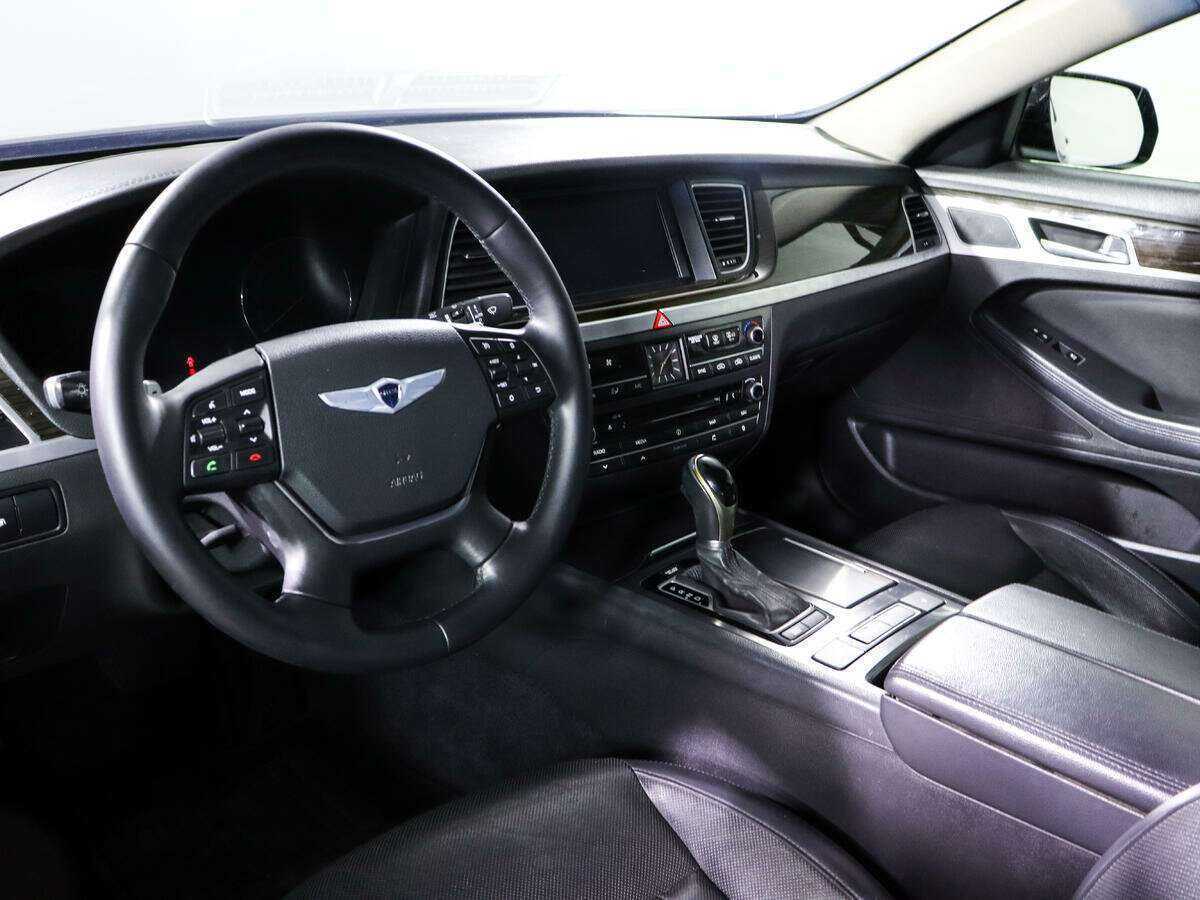 Купить Hyundai Genesis с пробегом. Фото: #12