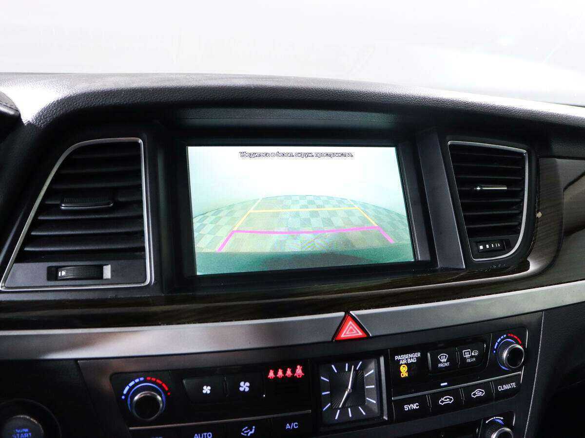 Купить Hyundai Genesis с пробегом. Фото: #16