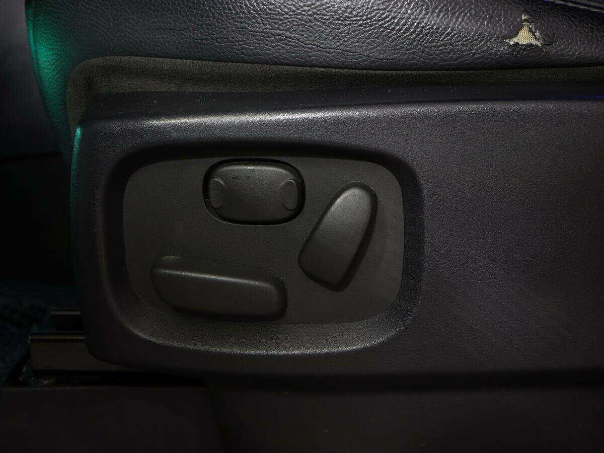 Купить Land Rover Discovery с пробегом. Фото: #17