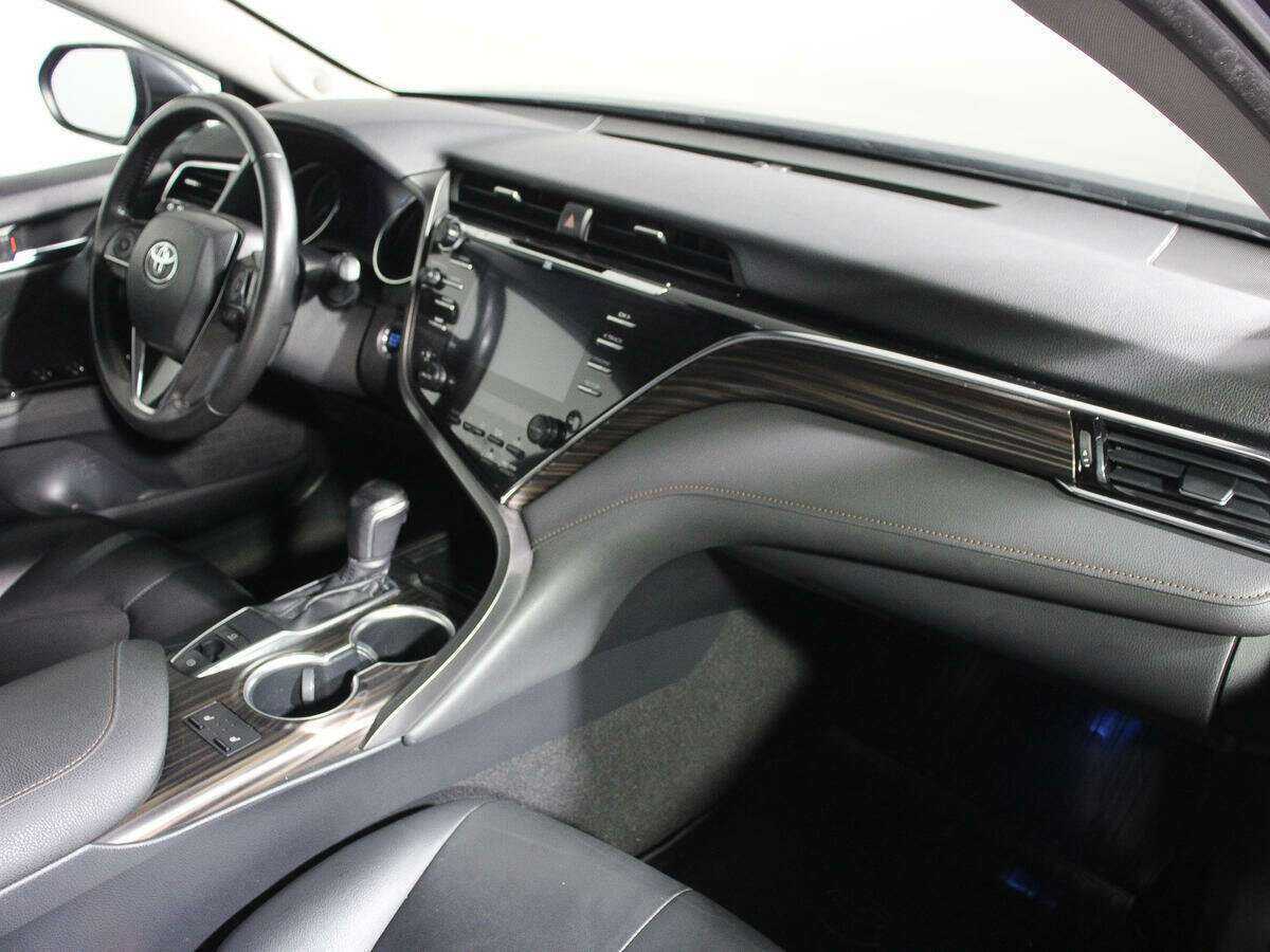 Купить Toyota Camry с пробегом. Фото: #5