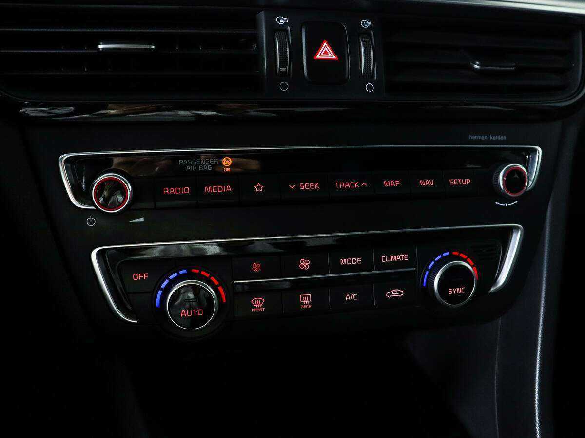 Купить Kia Optima с пробегом. Фото: #17