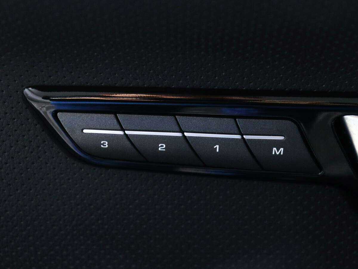 Купить Land Rover Range Rover Evoque с пробегом. Фото: #18