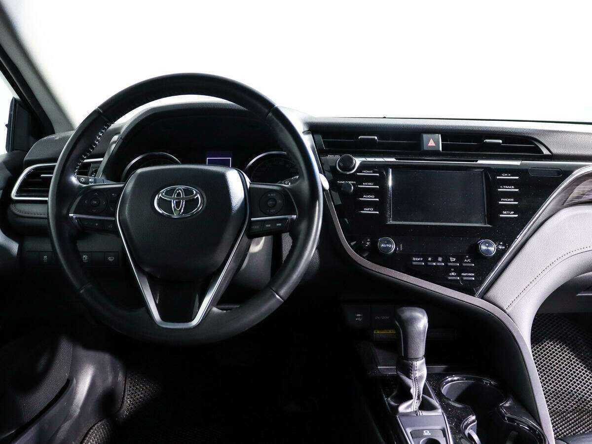 Купить Toyota Camry с пробегом. Фото: #11