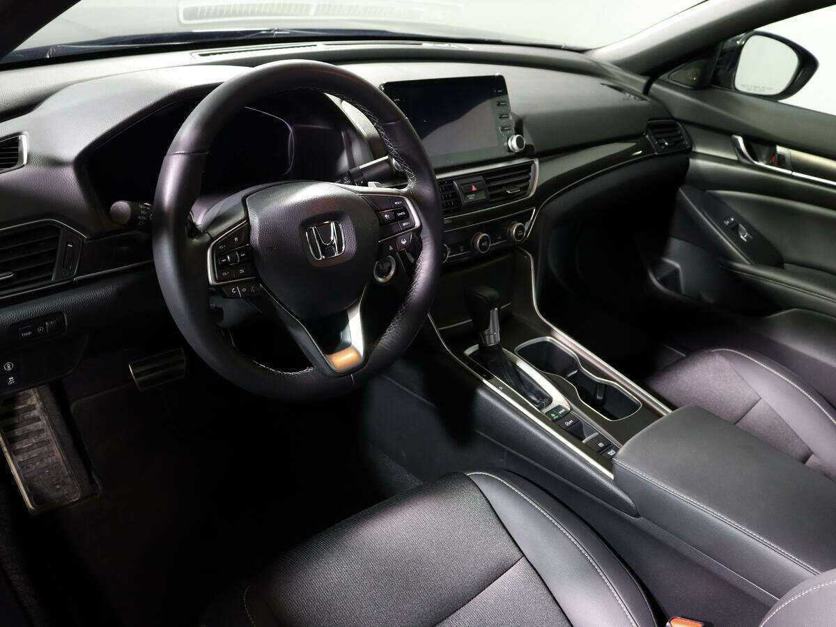 Купить Honda Accord с пробегом. Фото: #11