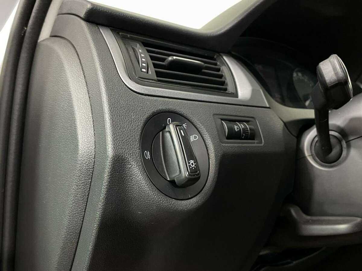 Купить Skoda Rapid с пробегом. Фото: #7