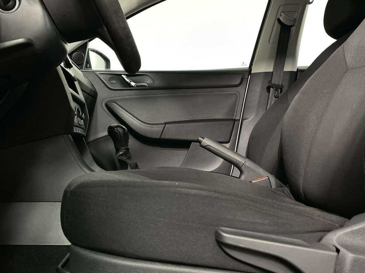 Купить Skoda Rapid с пробегом. Фото: #8